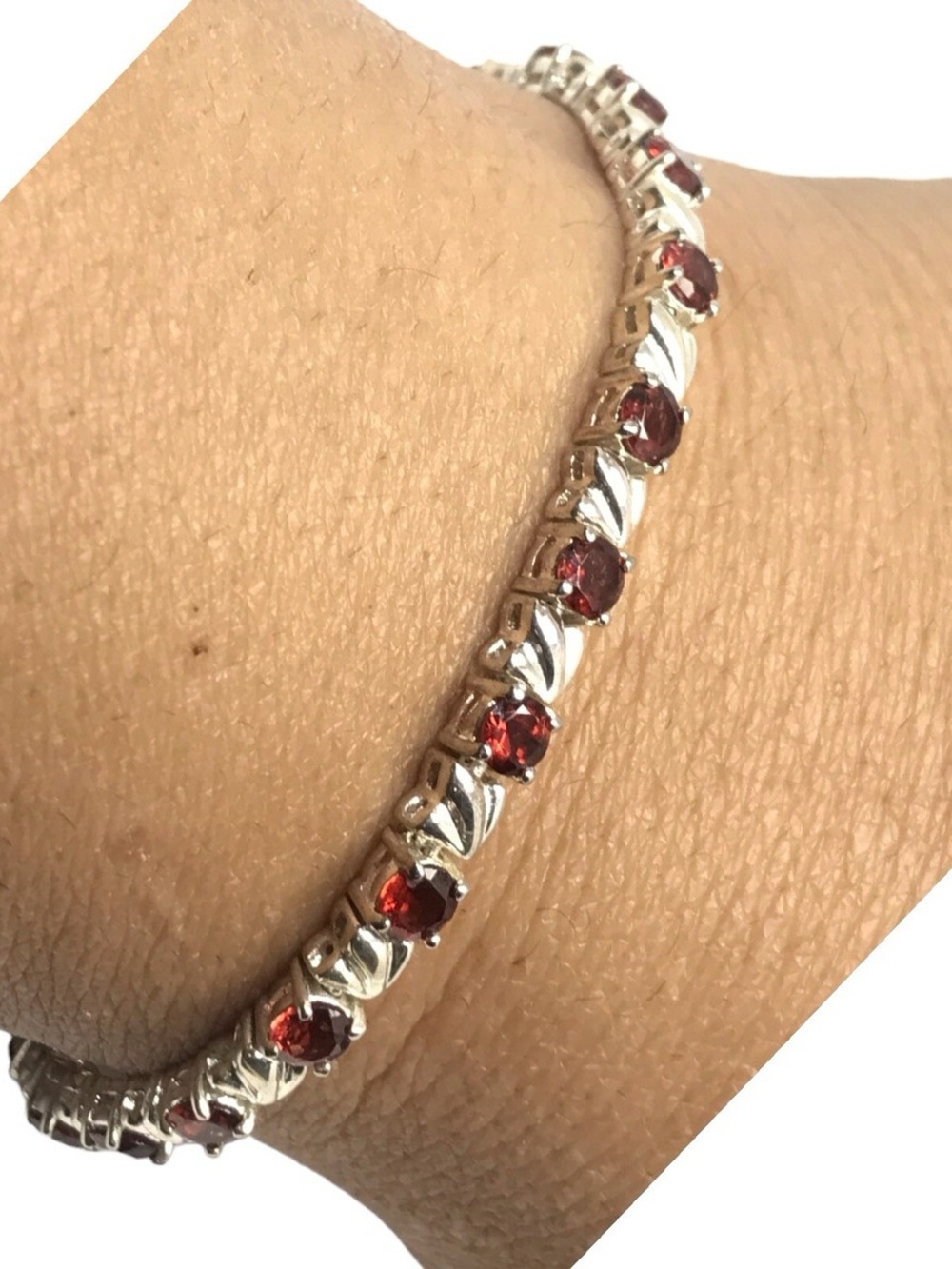 Genuine Garnet and Sterling Silver Tennis Bracelet 7” including clasp. - Picture 4 of 7
